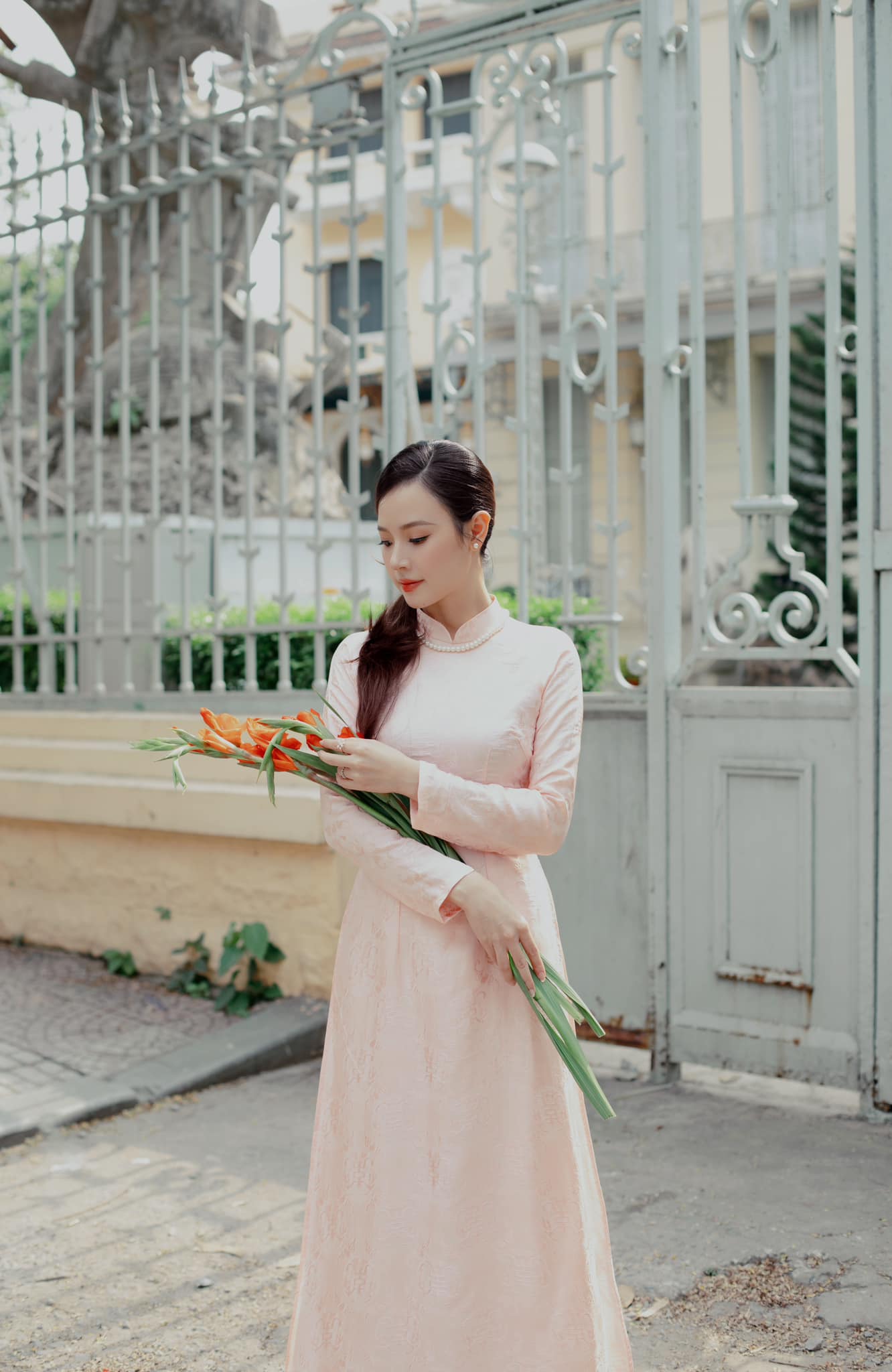 Người đẹp Vbiz làm dâu "đế chế nhựa" giàu sang bậc nhất Sài Gòn: Vẫn giàu có tự thân, chọn cách sống kín đáo nhưng đầy bản lĩnh- Ảnh 5.