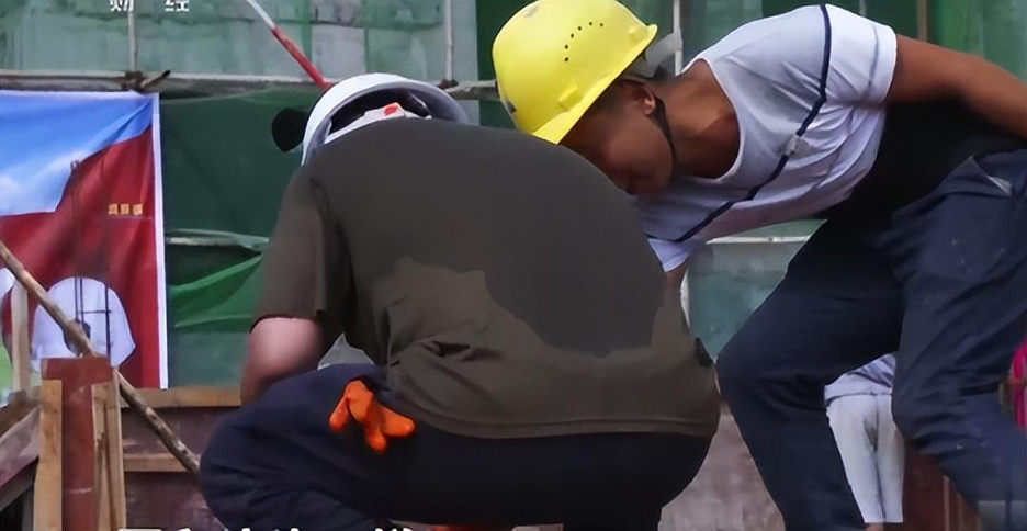 Doanh nhân nghìn tỷ tự tin đến công trường làm công nhân nhưng ngày đầu đã suýt bị đuổi việc: “Chưa thấy ai kém như anh”- Ảnh 3.