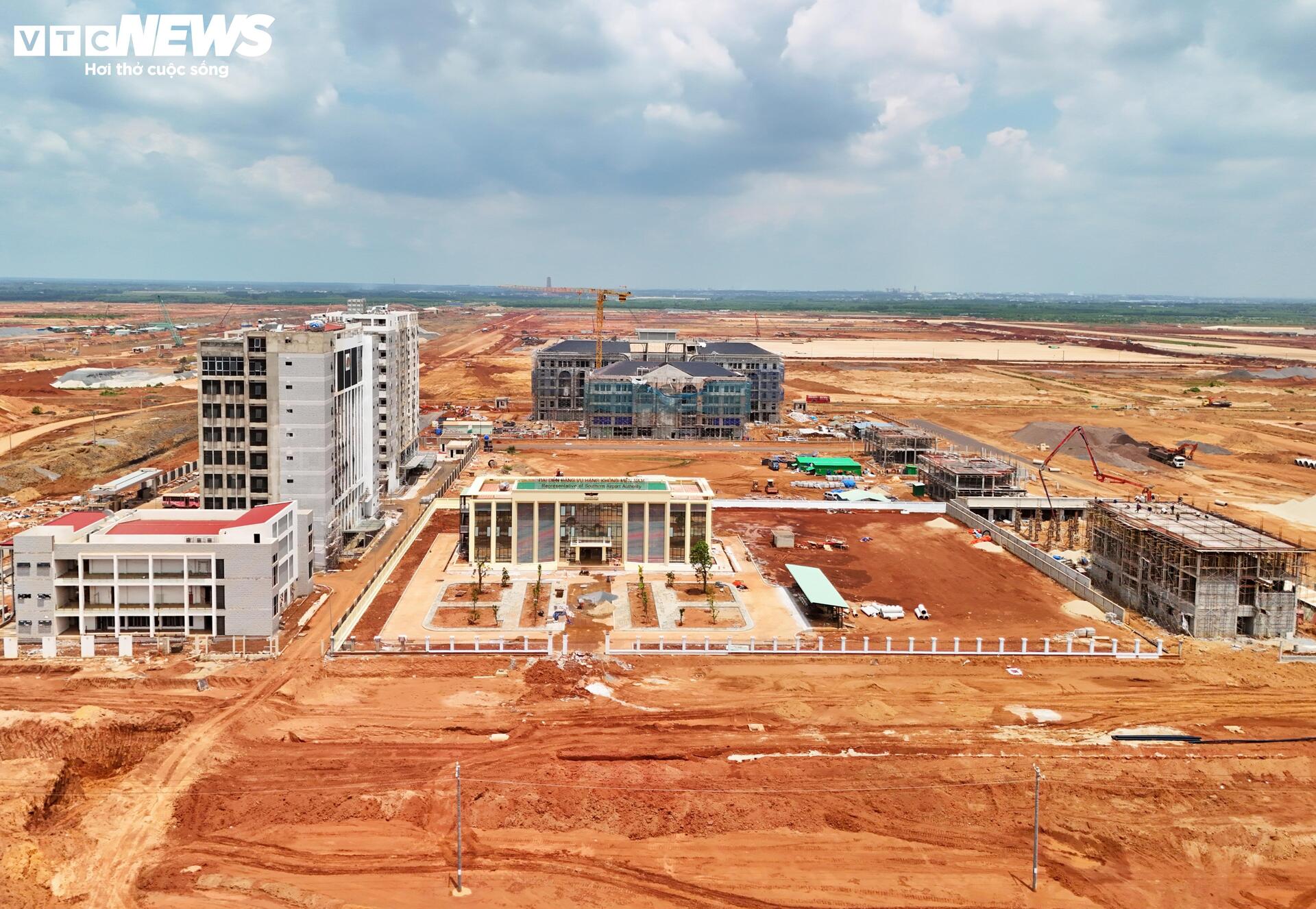 Cận cảnh trụ sở cơ quan quản lý nhà nước trong sân bay Long Thành- Ảnh 2.