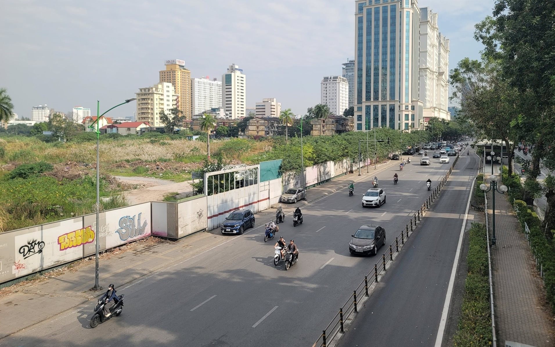 Hai công ty con của Vingroup ký gói thầu 4.700 tỷ đồng triển khai dự án TTTM  tại Giảng Võ- Ảnh 1.