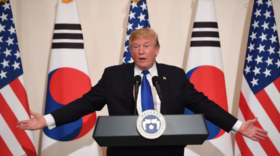 Ông Trump ﻿áp thuế 15% với hàng hoá Hàn Quốc, 25% với Ấn Độ kèm lời đe doạ "trừng phạt"- Ảnh 1.