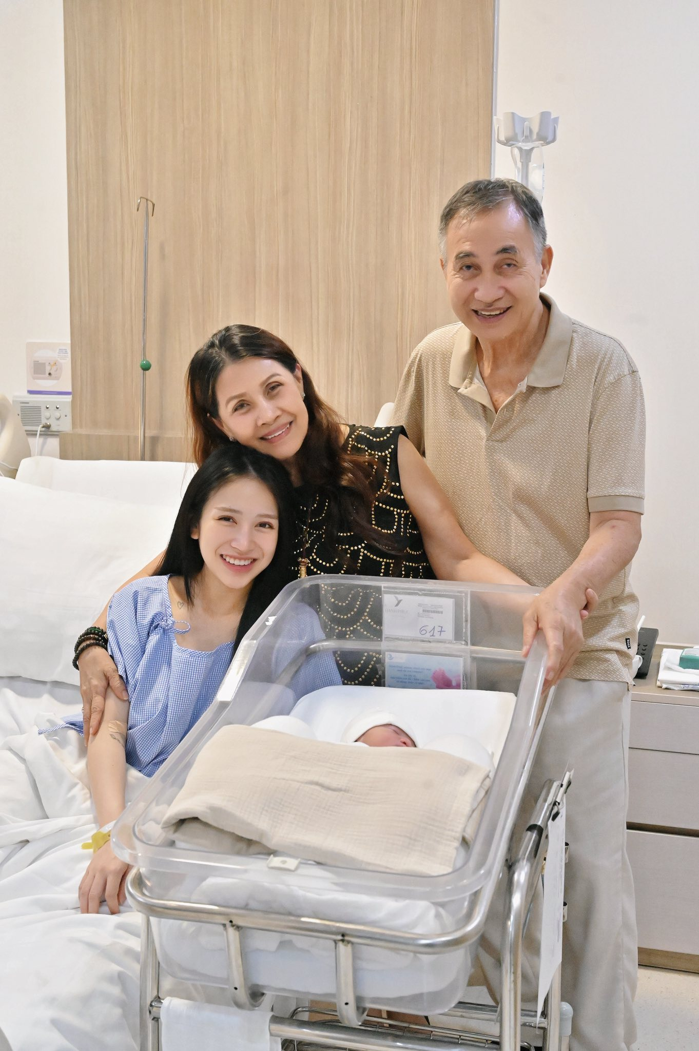 Khung hình quyền lực: 4 thế hệ nhà đại gia Nhựa Long Thành quây quần đón thành viên mới chào đời, trọn vẹn yêu thương- Ảnh 3.