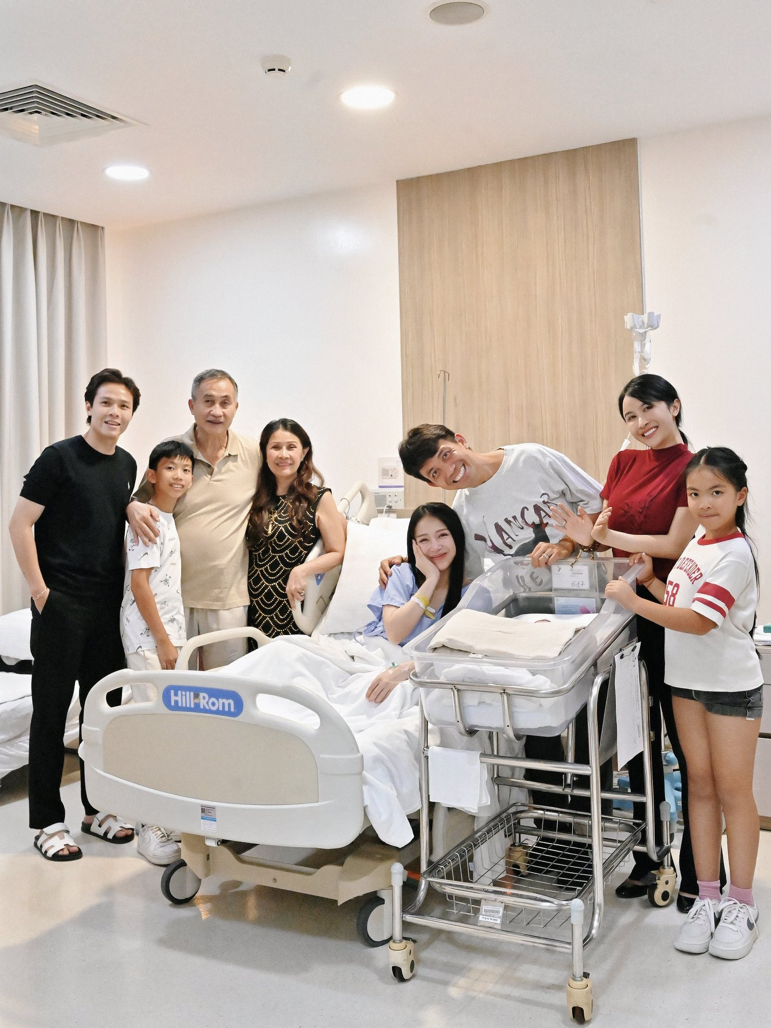 Khung hình quyền lực: 4 thế hệ nhà đại gia Nhựa Long Thành quây quần đón thành viên mới chào đời, trọn vẹn yêu thương- Ảnh 2.