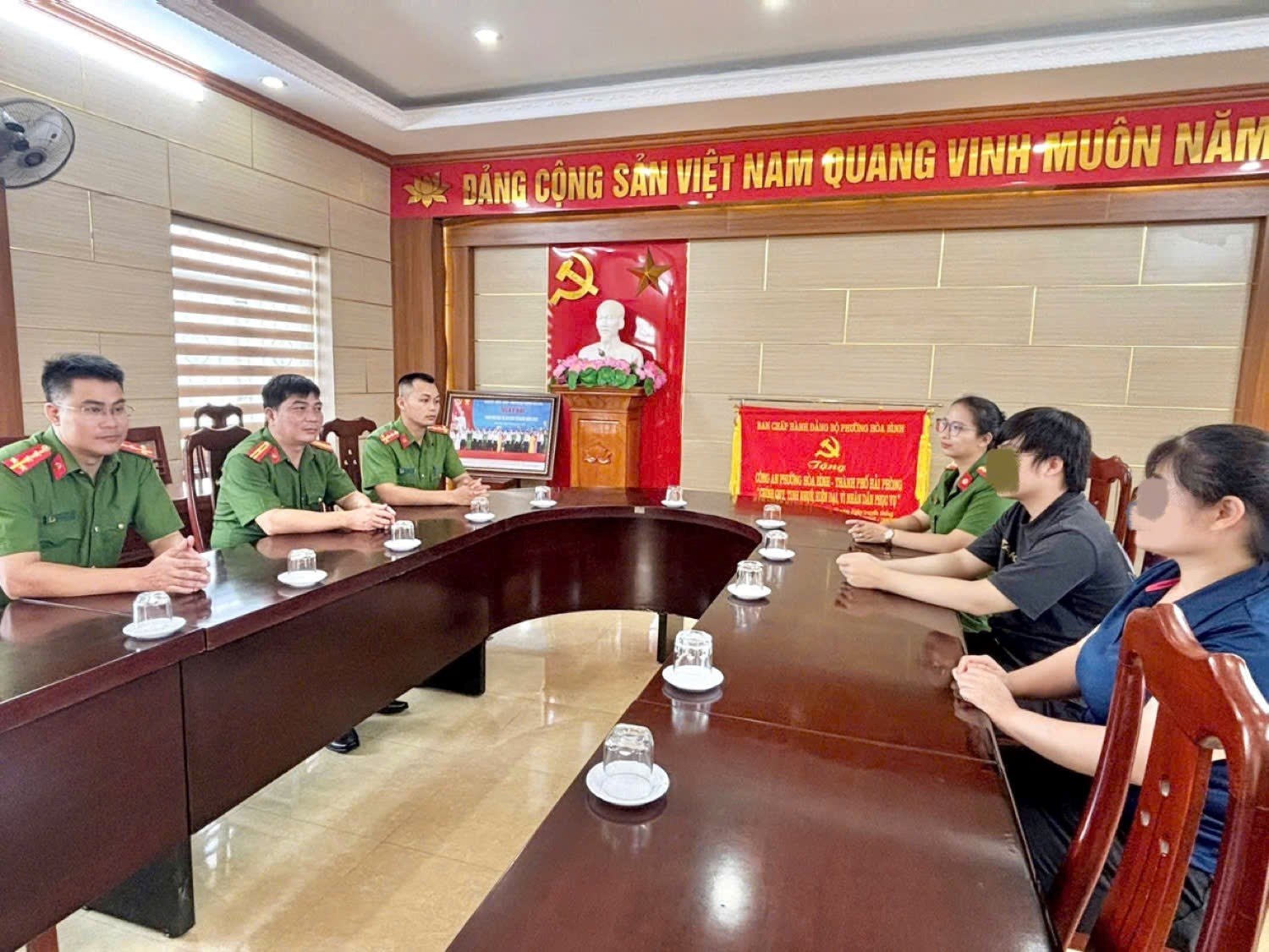 Nhận được yêu cầu chuyển khoản 200 triệu đồng từ số điện thoại 0838.606.13, người phụ nữ ngay lập tức trình báo Công an- Ảnh 1. Nhận được yêu cầu chuyển khoản 200 triệu đồng từ số điện thoại 0838.606.13, người phụ nữ ngay lập tức trình báo Công an- Ảnh 1.