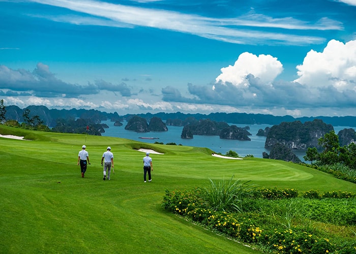 1 sân golf ở Việt Nam có vị trí nhìn thẳng ra vịnh biển, cách trung tâm hơn 10 phút di chuyển, được tạp chí Mỹ khẳng định: Đẹp top 3 thế giới- Ảnh 3.