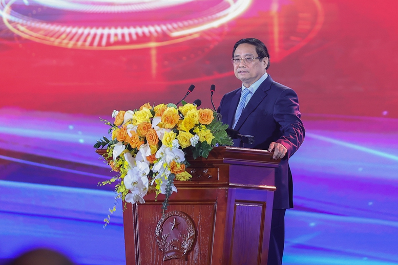 Thủ tướng biểu dương Vingroup: "Vượt nắng, thắng mưa, không thua gió bão" để hoàn thành top 10 trung tâm triển lãm lớn nhất thế giới- Ảnh 1. Thủ tướng biểu dương Vingroup: "Vượt nắng, thắng mưa, không thua gió bão" để hoàn thành top 10 trung tâm triển lãm lớn nhất thế giới- Ảnh 1.