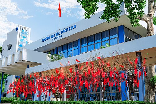 Trường ĐH “cực hot” ở miền Nam dự kiến giảm điểm chuẩn: Sở hữu nhiều ngành “cao ngất ngưởng”, đào tạo kỹ thuật hàng đầu cả nước- Ảnh 1.