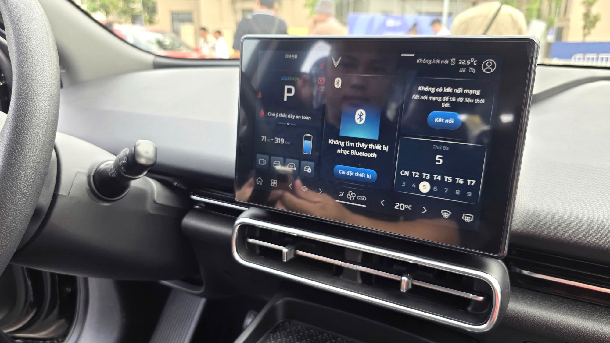 VinFast chính thức bàn giao mẫu MPV Limo Green đầu tiên cho khách hàng: giá 749 triệu đồng, trang bị xịn xò đe dọa Xpander, XL7, Veloz Cross- Ảnh 7.
