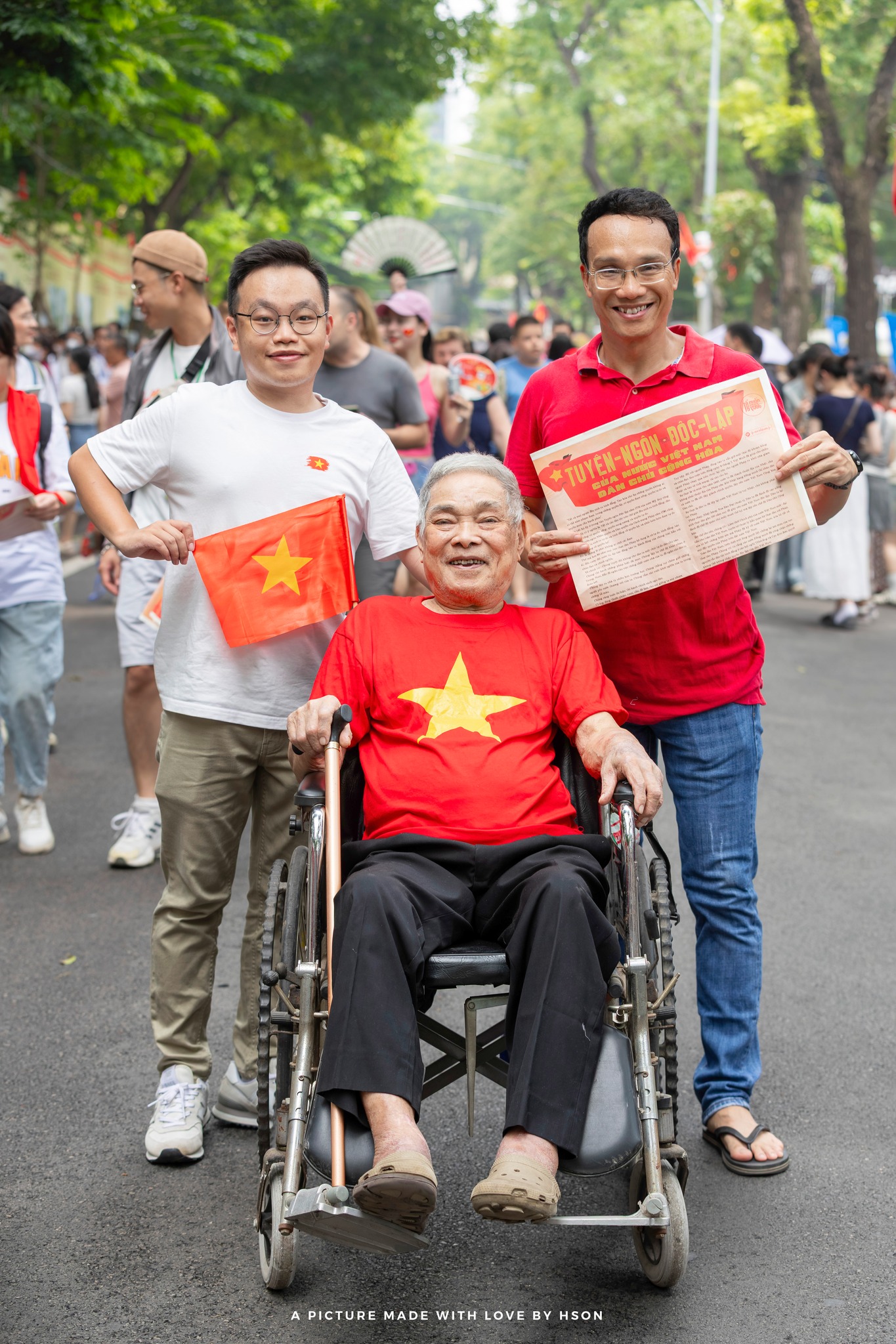 Khi những "em bé" năm xưa trở lại Quảng trường Ba Đình lịch sử- Ảnh 5. Khi những "em bé" năm xưa trở lại Quảng trường Ba Đình lịch sử- Ảnh 5.