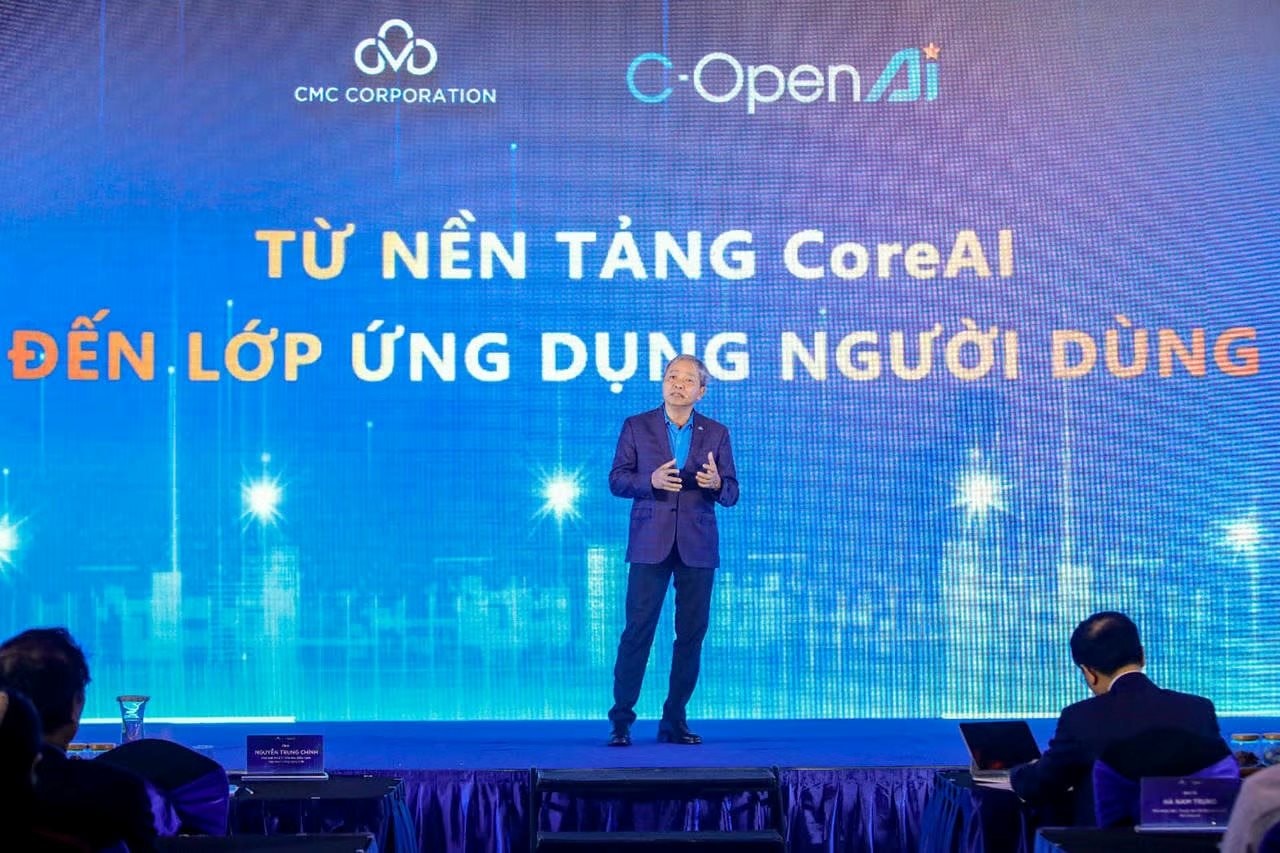 Bộ trưởng Nguyễn Mạnh Hùng chỉ ra những "gã khổng lồ bé nhỏ" tạo sự thay đổi lớn cho thế giới, Chủ tịch CMC công bố một chiến lược "khủng"- Ảnh 1. Bộ trưởng Nguyễn Mạnh Hùng chỉ ra những "gã khổng lồ bé nhỏ" tạo sự thay đổi lớn cho thế giới, Chủ tịch CMC công bố một chiến lược "khủng"- Ảnh 1.