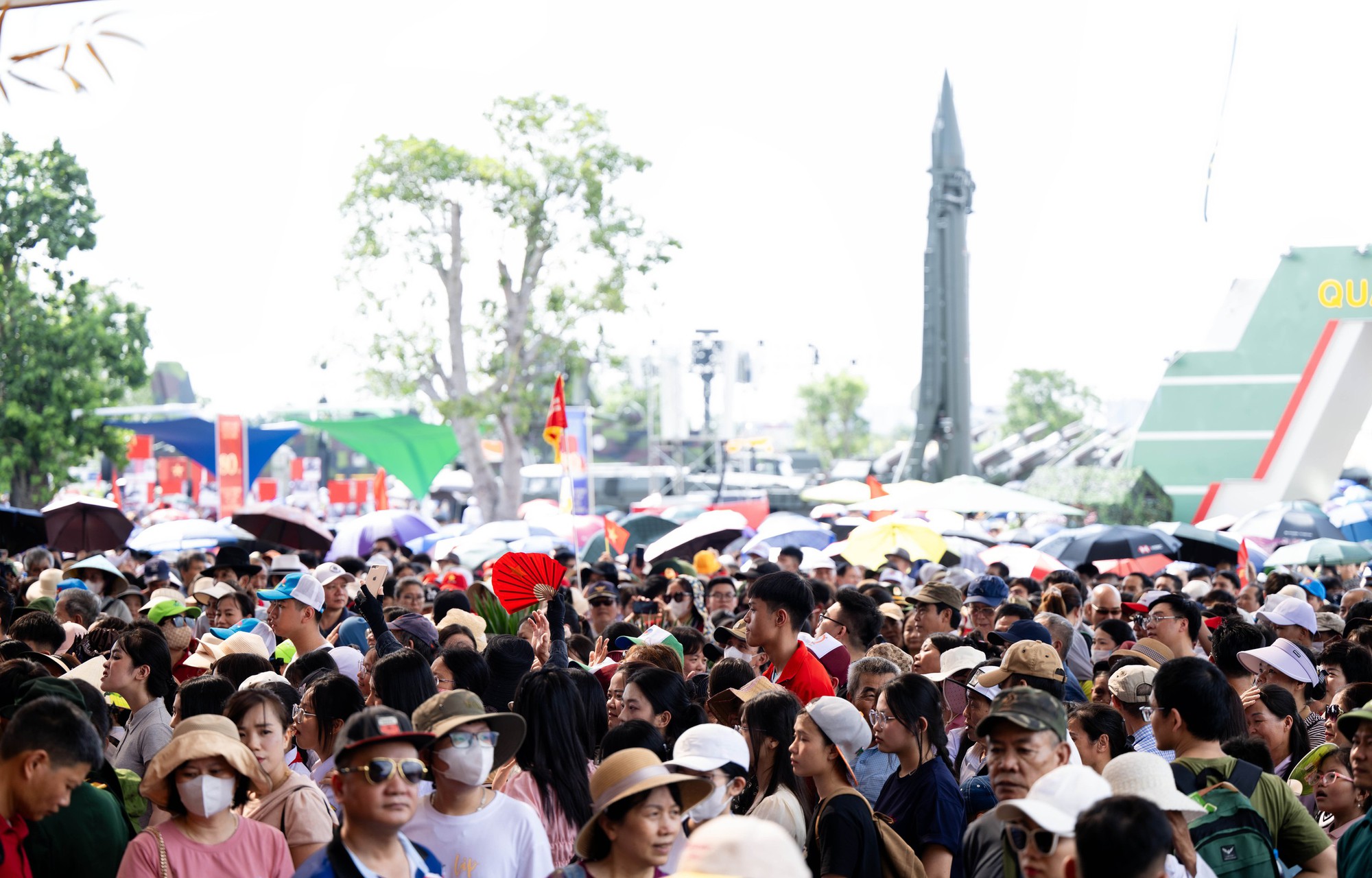 Còn 3 ngày: Biển người đổ về