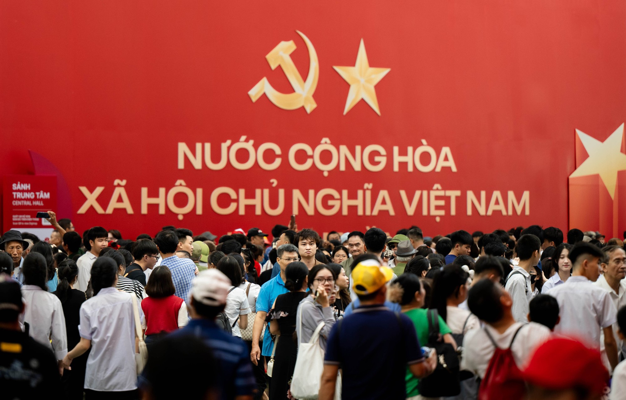 Còn 3 ngày: Biển người đổ về