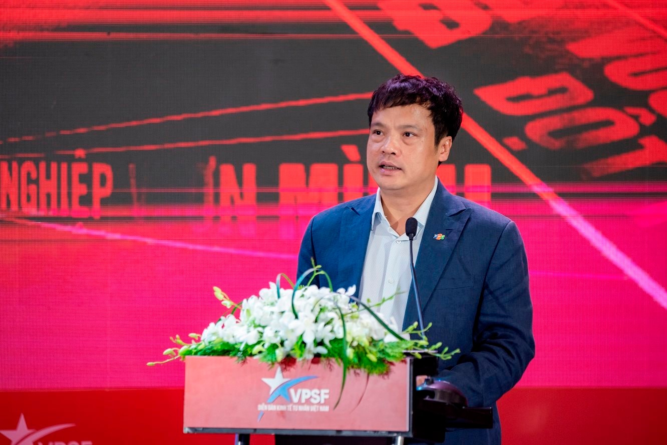 Tổng giám đốc FPT: Tôi đã chứng kiến nhiều doanh nghiệp đầu tư hàng chục tỷ cho dây chuyền sản xuất, nhưng sau cùng vẫn phải dừng lại chỉ vì...- Ảnh 1. Tổng giám đốc FPT: Tôi đã chứng kiến nhiều doanh nghiệp đầu tư hàng chục tỷ cho dây chuyền sản xuất, nhưng sau cùng vẫn phải dừng lại chỉ vì...- Ảnh 1.