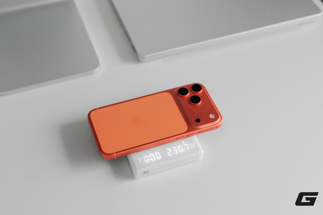 Mở hộp iPhone 17 Pro và iPhone 17 Pro Max chính hãng: Màu cam nổi bật, màu bạc tinh tế, chọn màu nào bây giờ?- Ảnh 30. Mở hộp iPhone 17 Pro và iPhone 17 Pro Max chính hãng: Màu cam nổi bật, màu bạc tinh tế, chọn màu nào bây giờ?- Ảnh 30.