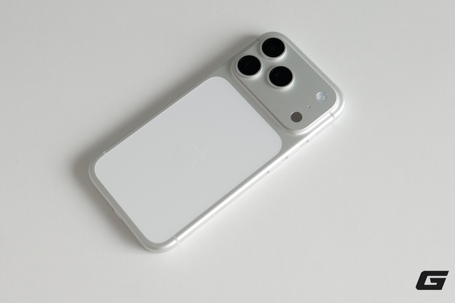 Mở hộp iPhone 17 Pro và iPhone 17 Pro Max chính hãng: Màu cam nổi bật, màu bạc tinh tế, chọn màu nào bây giờ?- Ảnh 15. Mở hộp iPhone 17 Pro và iPhone 17 Pro Max chính hãng: Màu cam nổi bật, màu bạc tinh tế, chọn màu nào bây giờ?- Ảnh 15.