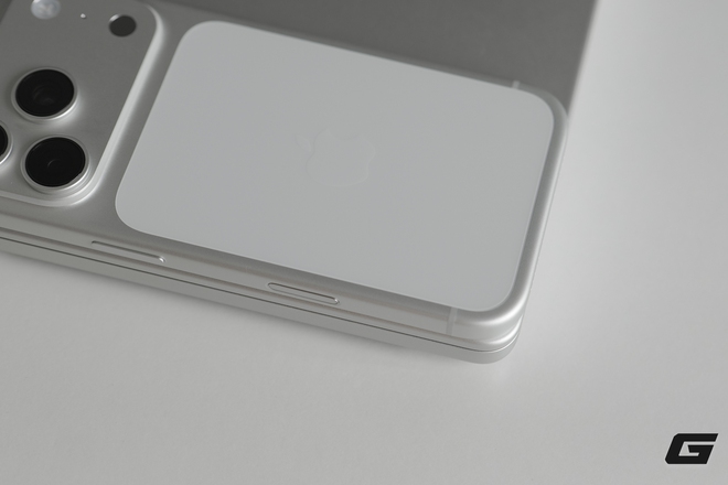 Mở hộp iPhone 17 Pro và iPhone 17 Pro Max chính hãng: Màu cam nổi bật, màu bạc tinh tế, chọn màu nào bây giờ?- Ảnh 14. Mở hộp iPhone 17 Pro và iPhone 17 Pro Max chính hãng: Màu cam nổi bật, màu bạc tinh tế, chọn màu nào bây giờ?- Ảnh 14.