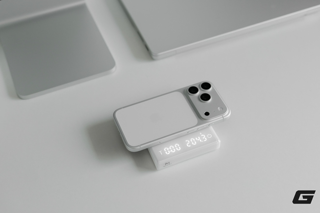 Mở hộp iPhone 17 Pro và iPhone 17 Pro Max chính hãng: Màu cam nổi bật, màu bạc tinh tế, chọn màu nào bây giờ?- Ảnh 29. Mở hộp iPhone 17 Pro và iPhone 17 Pro Max chính hãng: Màu cam nổi bật, màu bạc tinh tế, chọn màu nào bây giờ?- Ảnh 29.