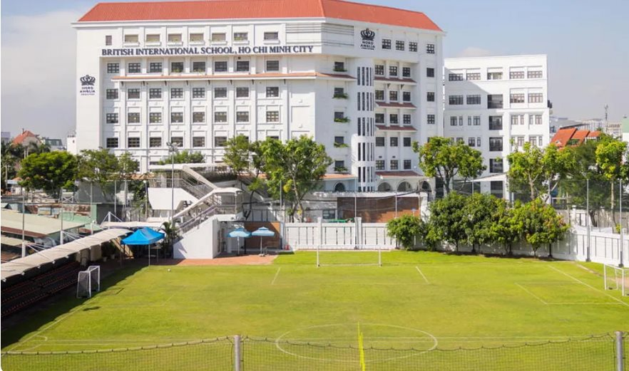 1 trường quốc tế đa cấp học phí gần 1 tỷ đồng/năm là "nơi gửi vàng" của hàng loạt người nổi tiếng, con trai tỷ phú Phạm Nhật Vượng từng theo học- Ảnh 3. 1 trường quốc tế đa cấp học phí gần 1 tỷ đồng/năm là "nơi gửi vàng" của hàng loạt người nổi tiếng, con trai tỷ phú Phạm Nhật Vượng từng theo học- Ảnh 3.