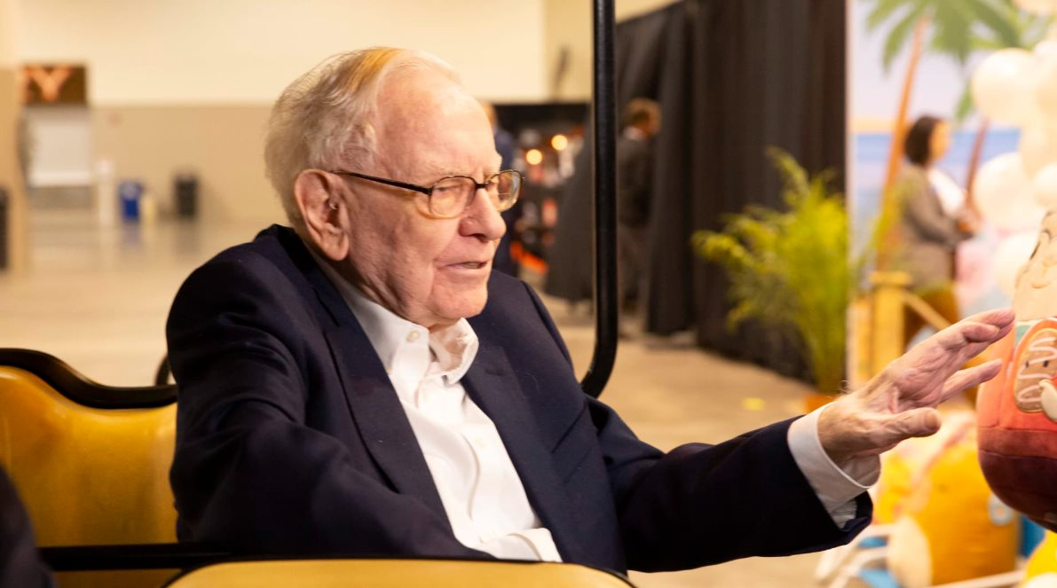 Chỉ báo Warren Buffett tăng lên mức chưa từng có 217%, Berkshire tích 'núi' tiền mặt kỷ lục: Hồi chuông cảnh báo nhà đầu tư?- Ảnh 1. Chỉ báo Warren Buffett tăng lên mức chưa từng có 217%, Berkshire tích 'núi' tiền mặt kỷ lục: Hồi chuông cảnh báo nhà đầu tư?- Ảnh 1.