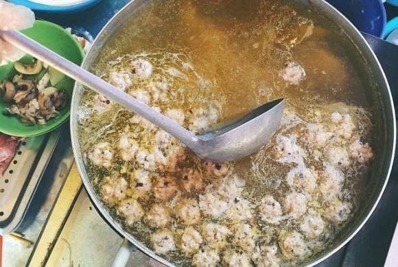 Không phải phở gà, món ăn chỉ từ 30.000 đồng/bát này mới là hương vị Việt lọt top ngon nhất thế giới- Ảnh 5. Không phải phở gà, món ăn chỉ từ 30.000 đồng/bát này mới là hương vị Việt lọt top ngon nhất thế giới- Ảnh 5.
