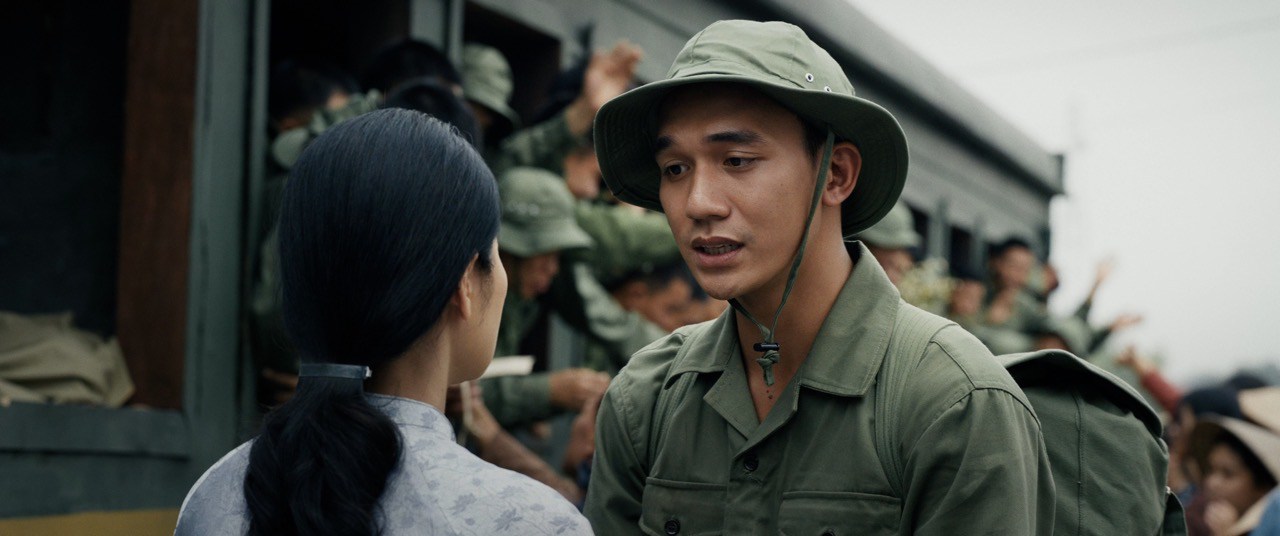 Hé lộ cảnh phim không được ra rạp gây tiếc nuối nhất Mưa Đỏ, biết lý do cắt thẳng tay không ai có thể phản bác- Ảnh 3. Hé lộ cảnh phim không được ra rạp gây tiếc nuối nhất Mưa Đỏ, biết lý do cắt thẳng tay không ai có thể phản bác- Ảnh 3.