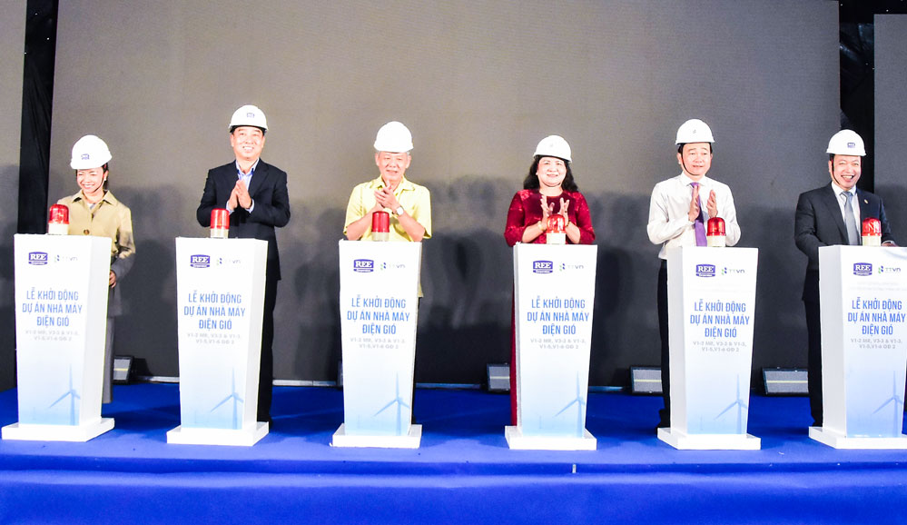 REE và TTVN hợp tác cùng các tập đoàn tỷ đô Nhật Bản khởi công 4 dự án điện gió tại Vĩnh Long với tổng vốn đầu tư hơn 11.000 tỷ đồng- Ảnh 2. REE và TTVN hợp tác cùng các tập đoàn tỷ đô Nhật Bản khởi công 4 dự án điện gió tại Vĩnh Long với tổng vốn đầu tư hơn 11.000 tỷ đồng- Ảnh 2.