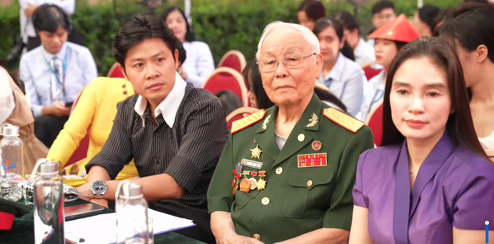 53 năm trước, 300 người suốt 4 ngày đêm đã làm nên 1 "kỳ tích" lịch sử: Đại tá, Nhà giáo Nhân dân sáng lập trường Nguyễn Siêu tiết lộ, mong thế hệ sau viết tiếp câu chuyện tự hào- Ảnh 1. 53 năm trước, 300 người suốt 4 ngày đêm đã làm nên 1 "kỳ tích" lịch sử: Đại tá, Nhà giáo Nhân dân sáng lập trường Nguyễn Siêu tiết lộ, mong thế hệ sau viết tiếp câu chuyện tự hào- Ảnh 1.