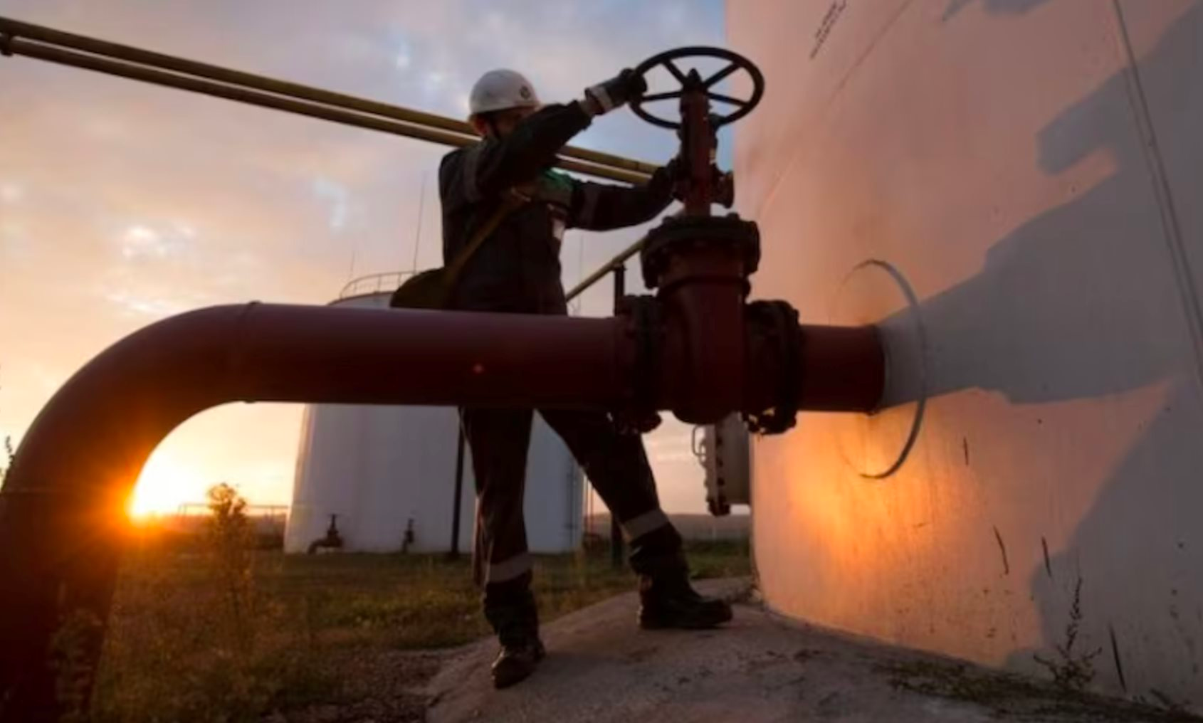 EU muốn ‘tặng’ nửa tỷ euro để quốc gia thành viên từ bỏ năng lượng Nga, nước này thẳng thừng tuyên bố: 'Sẽ không bao giờ ngừng nhập dầu và khí đốt từ Moscow'- Ảnh 1. EU muốn ‘tặng’ nửa tỷ euro để quốc gia thành viên từ bỏ năng lượng Nga, nước này thẳng thừng tuyên bố: 'Sẽ không bao giờ ngừng nhập dầu và khí đốt từ Moscow'- Ảnh 1.