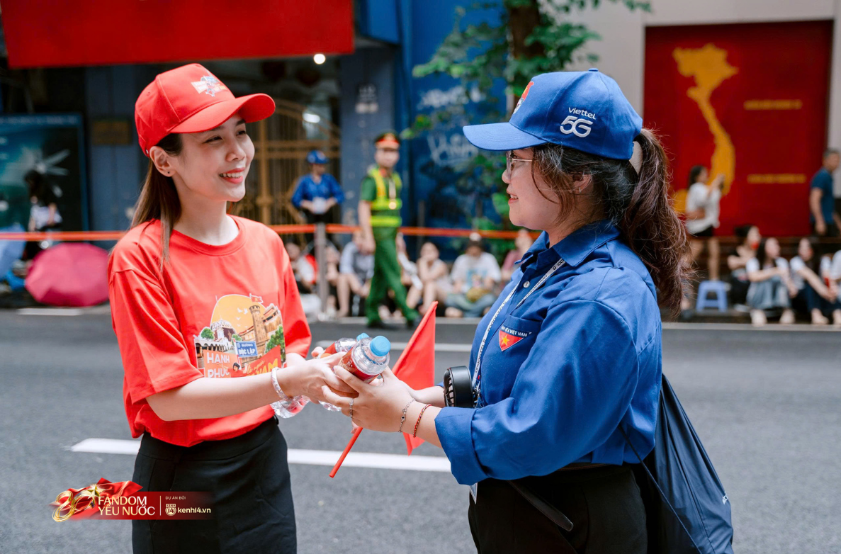 Tổng duyệt cỡ này, chính thức cỡ nào: Hàng nghìn hình ảnh đẹp quân dân đoàn kết một lòng, trái tim cả nước reo vang- Ảnh 12. Tổng duyệt cỡ này, chính thức cỡ nào: Hàng nghìn hình ảnh đẹp quân dân đoàn kết một lòng, trái tim cả nước reo vang- Ảnh 12.