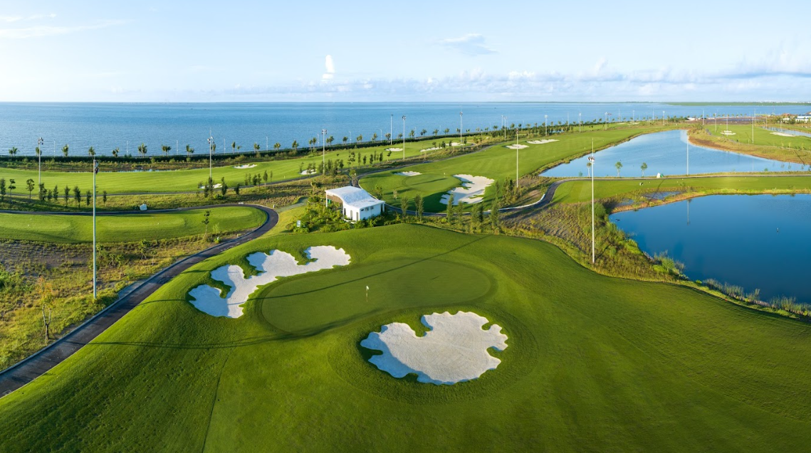 Sân golf đầu tiên của Việt Nam nằm hoàn toàn trên biển vừa nhận giải thưởng danh giá: Rộng 133 ha với 27 hố, được ví là kiệt tác đầy thách thức- Ảnh 3. Sân golf đầu tiên của Việt Nam nằm hoàn toàn trên biển vừa nhận giải thưởng danh giá: Rộng 133 ha với 27 hố, được ví là kiệt tác đầy thách thức- Ảnh 3.