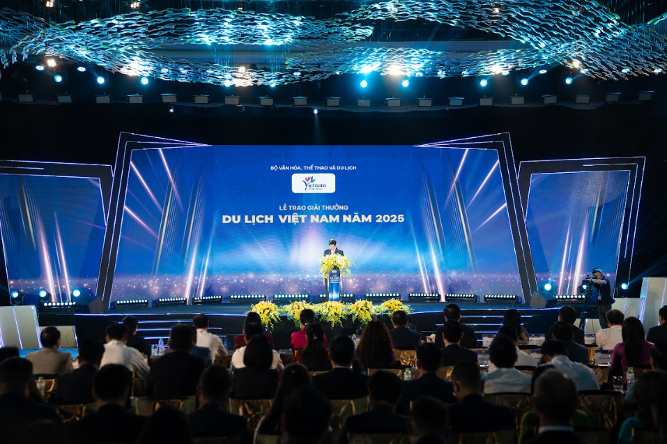 Sân golf đầu tiên của Việt Nam nằm hoàn toàn trên biển vừa nhận giải thưởng danh giá: Rộng 133 ha với 27 hố, được ví là kiệt tác đầy thách thức- Ảnh 2. Sân golf đầu tiên của Việt Nam nằm hoàn toàn trên biển vừa nhận giải thưởng danh giá: Rộng 133 ha với 27 hố, được ví là kiệt tác đầy thách thức- Ảnh 2.