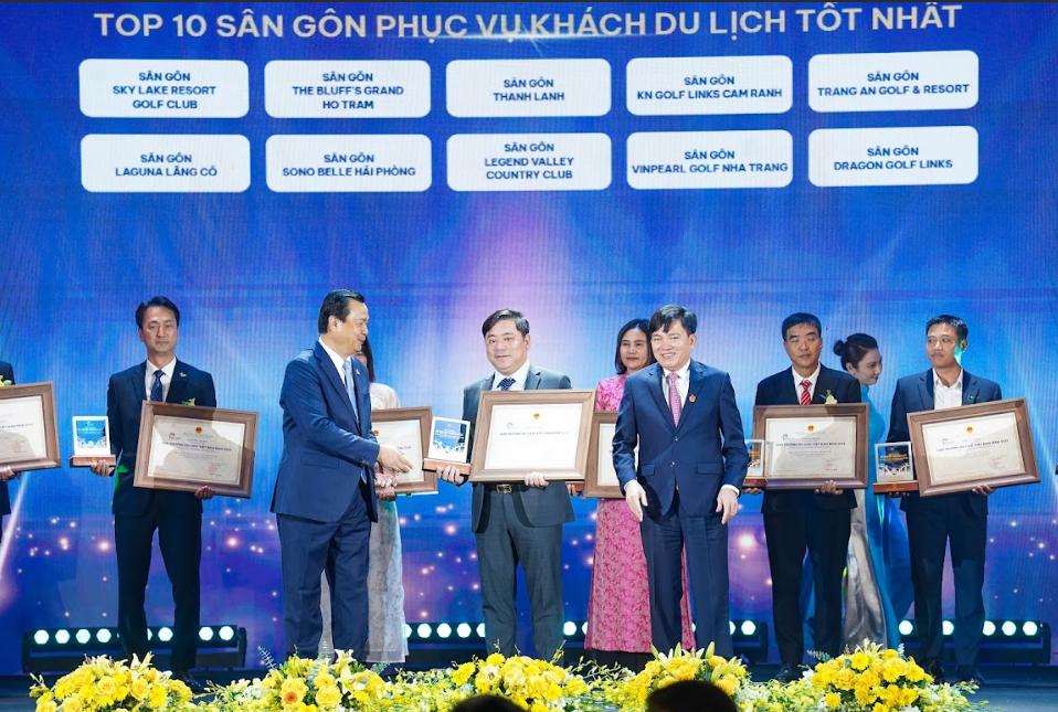 Sân golf đầu tiên của Việt Nam nằm hoàn toàn trên biển vừa nhận giải thưởng danh giá: Rộng 133 ha với 27 hố, được ví là kiệt tác đầy thách thức- Ảnh 1. Sân golf đầu tiên của Việt Nam nằm hoàn toàn trên biển vừa nhận giải thưởng danh giá: Rộng 133 ha với 27 hố, được ví là kiệt tác đầy thách thức- Ảnh 1.