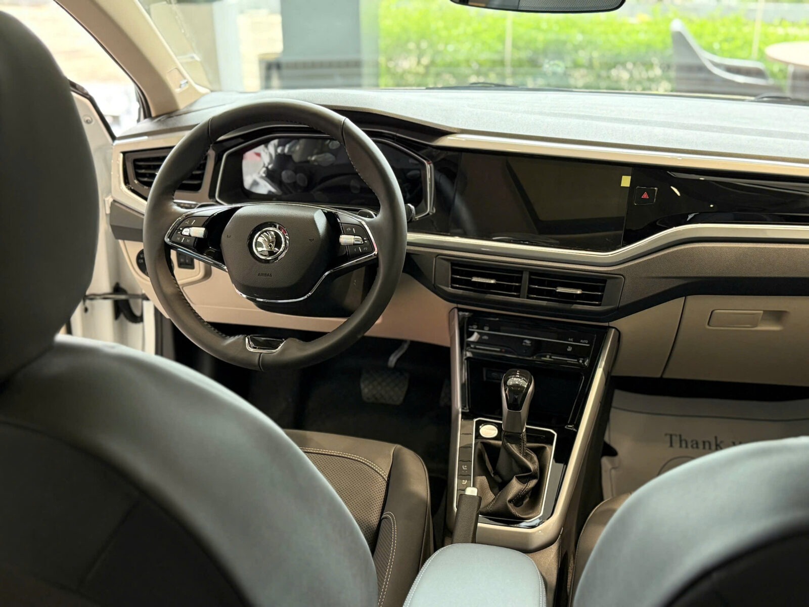 Một mẫu sedan cỡ B vừa ra mắt tại Việt Nam: Xe châu Âu, lắp ráp trong nước, giá thấp nhất 421 triệu đồng đấu 'căng đét' với Toyota Vios, Honda City- Ảnh 6.