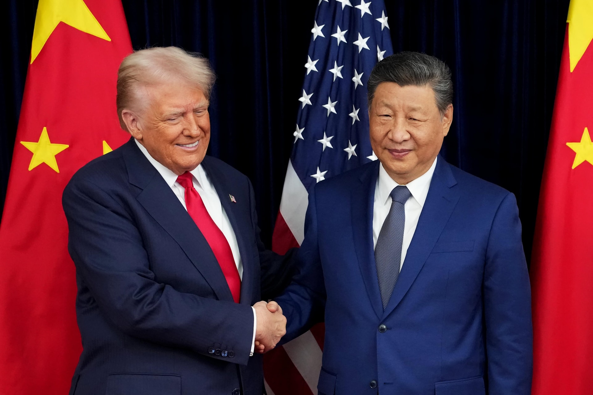 Mỹ giảm thuế cho Trung Quốc sau cuộc gặp giữa ông Trump và ông Tập: Mức thuế còn bao nhiêu?- Ảnh 1.