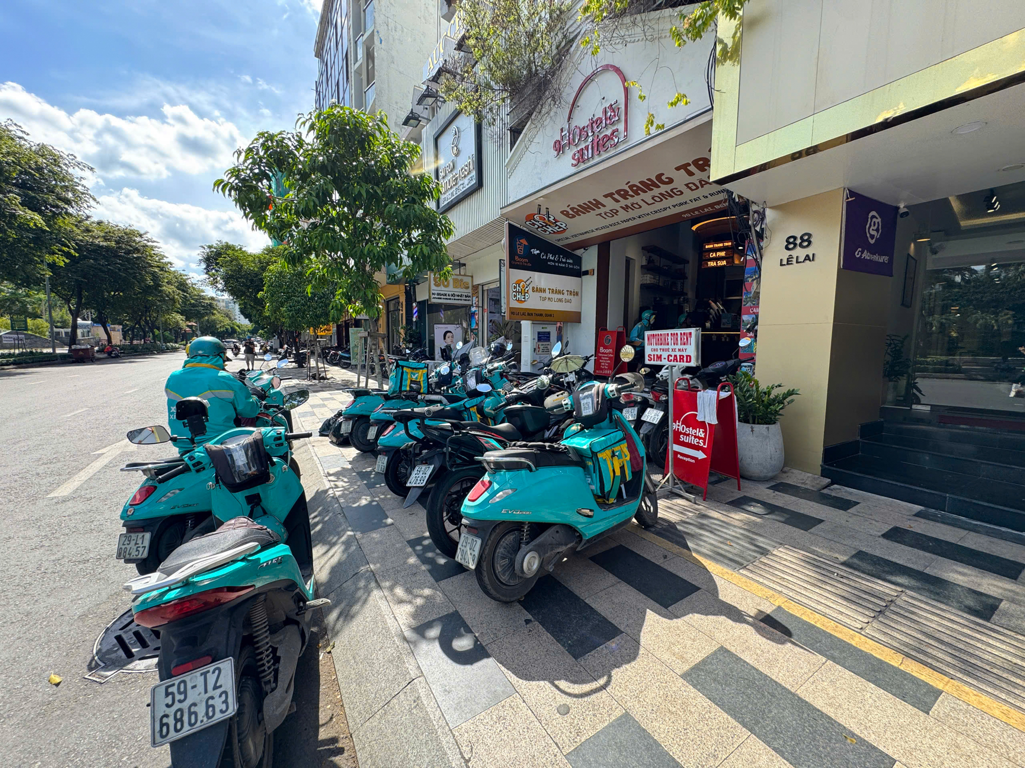 Xanh SM Ngon nhập cuộc: Cuộc đua giao đồ ăn thêm khốc liệt, thế song mã của GrabFood - ShopeeFood có lung lay?- Ảnh 3. Xanh SM Ngon nhập cuộc: Cuộc đua giao đồ ăn thêm khốc liệt, thế song mã của GrabFood - ShopeeFood có lung lay?- Ảnh 3.