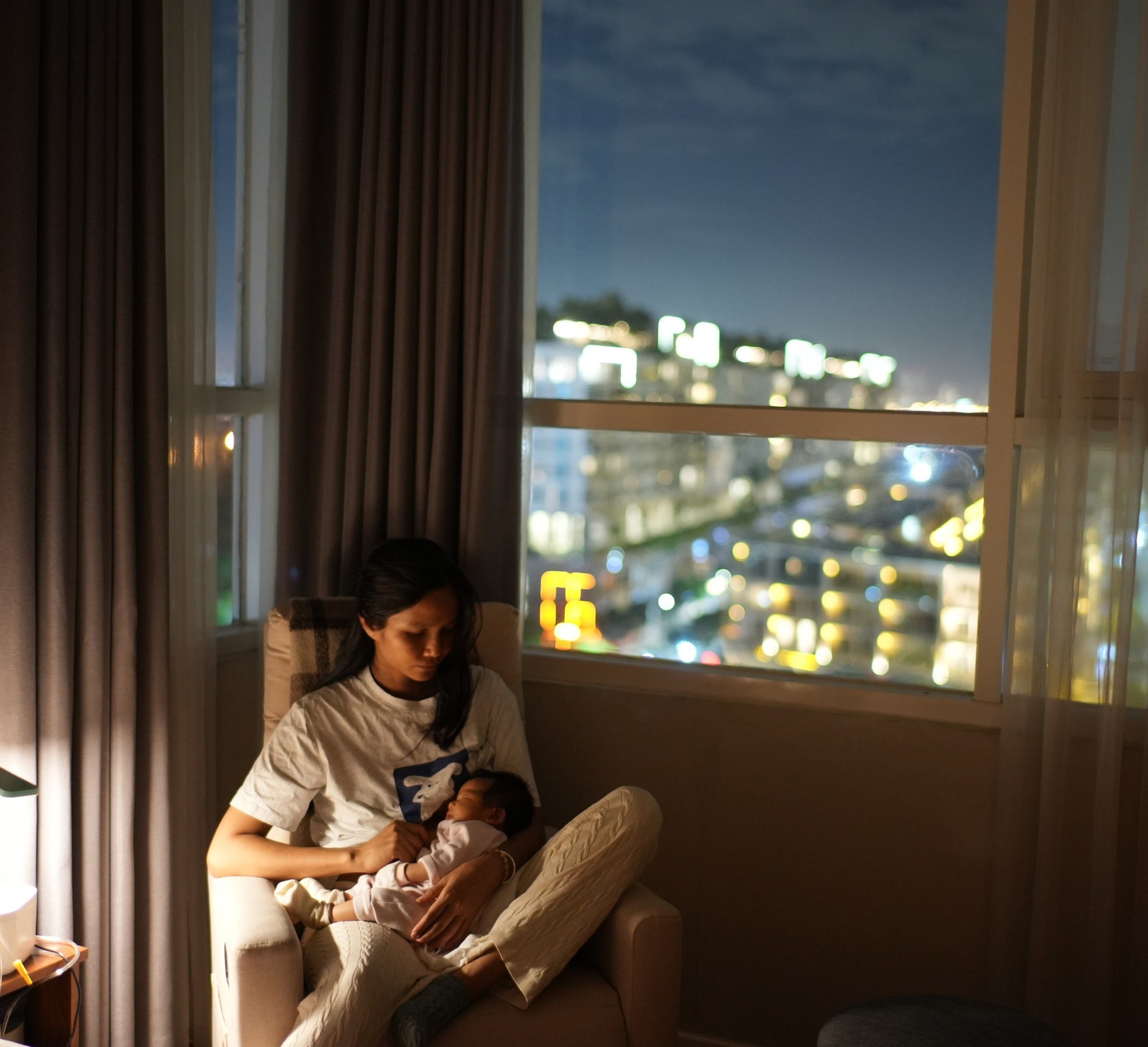 Hoa hậu H'Hen Niê sau khi bị biến dạng mặt- Ảnh 8. Hoa hậu H'Hen Niê sau khi bị biến dạng mặt- Ảnh 8.