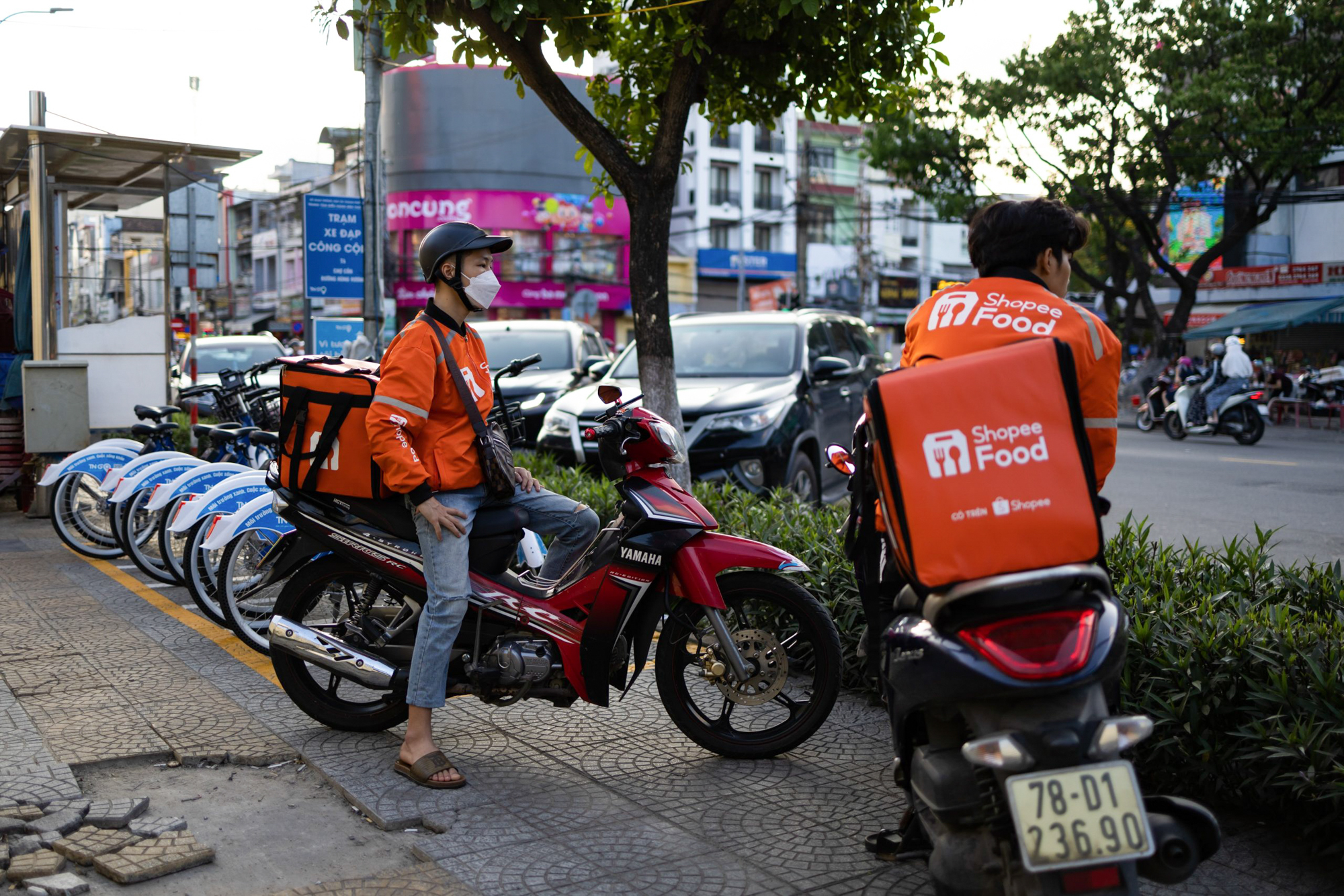 Xanh SM Ngon nhập cuộc: Cuộc đua giao đồ ăn thêm khốc liệt, thế song mã của GrabFood - ShopeeFood có lung lay?- Ảnh 6. Xanh SM Ngon nhập cuộc: Cuộc đua giao đồ ăn thêm khốc liệt, thế song mã của GrabFood - ShopeeFood có lung lay?- Ảnh 6.