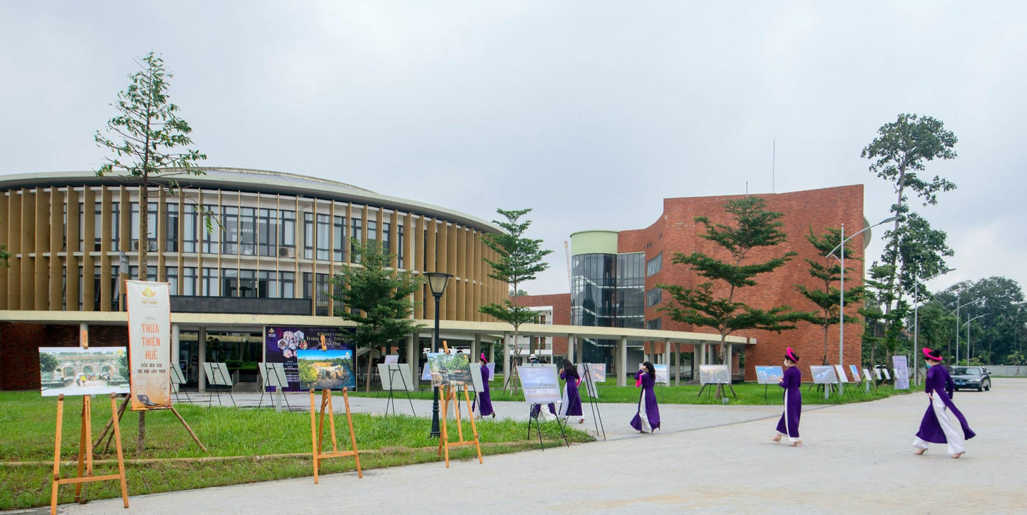 Một địa phương đổi địa điểm tổ chức cầu truyền hình Chung kết Olympia 2025 gấp vì bão số 12- Ảnh 2. Một địa phương đổi địa điểm tổ chức cầu truyền hình Chung kết Olympia 2025 gấp vì bão số 12- Ảnh 2.