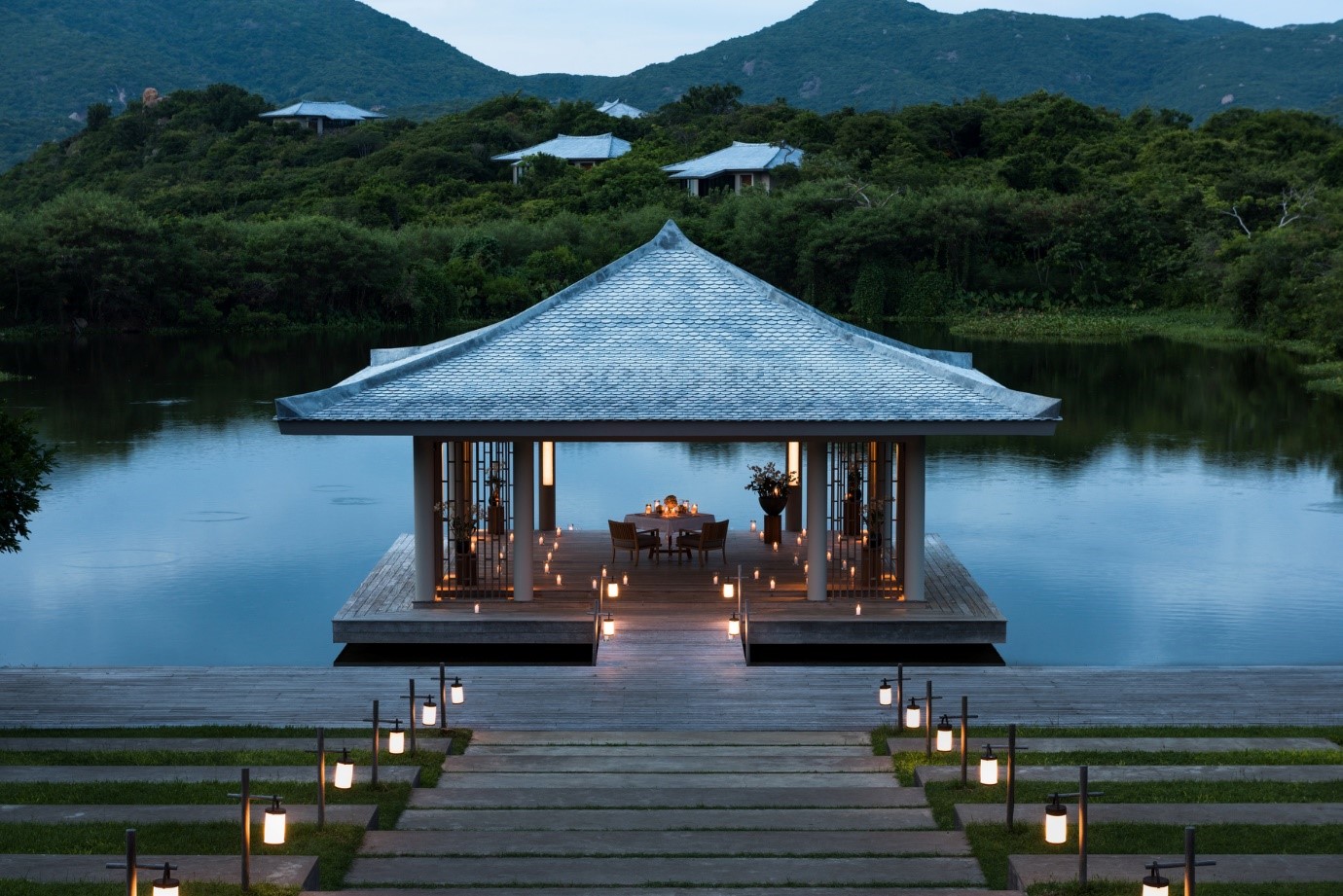 Lần đầu tiên 13 khách sạn, resort Việt Nam lần đầu được vinh danh Michelin Key: Khách sạn duy nhất sở hữu 3 nhà hàng đạt sao Michelin tiếp tục đứng đầu danh sách- Ảnh 2. Lần đầu tiên 13 khách sạn, resort Việt Nam lần đầu được vinh danh Michelin Key: Khách sạn duy nhất sở hữu 3 nhà hàng đạt sao Michelin tiếp tục đứng đầu danh sách- Ảnh 2.