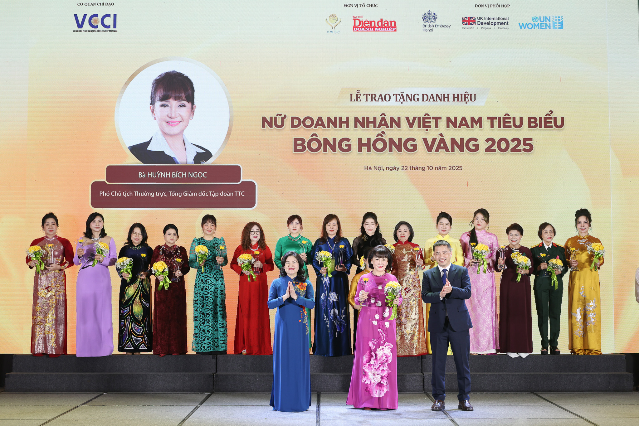 Huỳnh Bích Ngọc - "Bông hồng vàng" 2025 và hành trình 46 năm cùng Tập đoàn TTC- Ảnh 1. Huỳnh Bích Ngọc - "Bông hồng vàng" 2025 và hành trình 46 năm cùng Tập đoàn TTC- Ảnh 1.