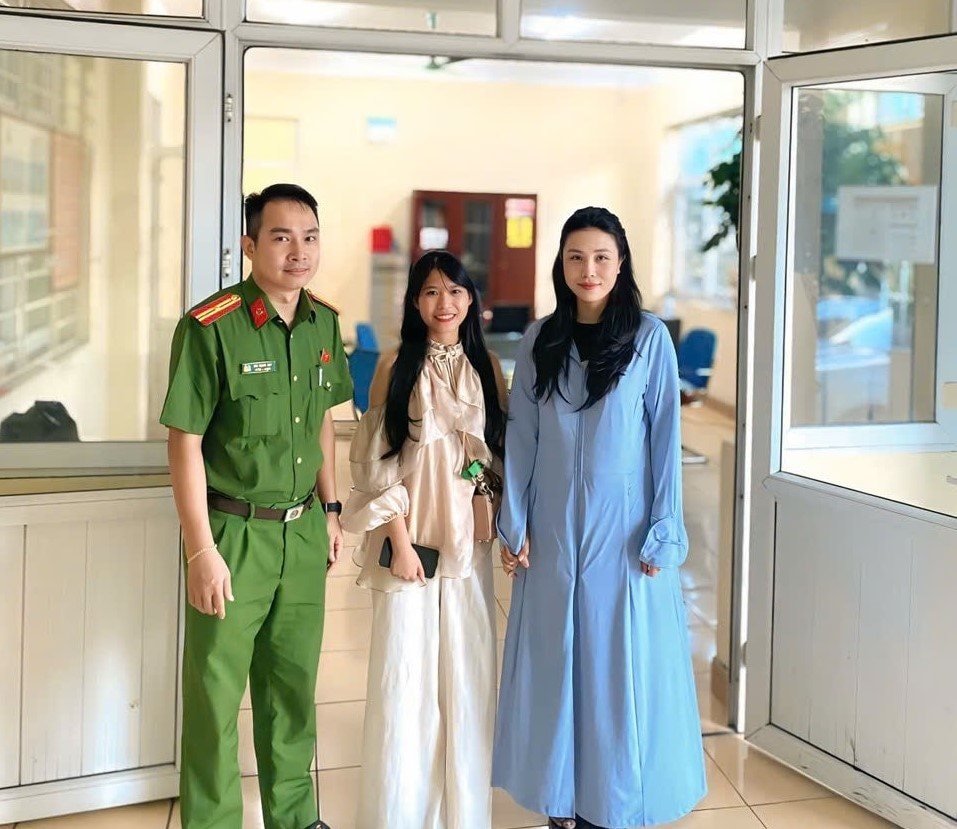 Chuyển khoản 750 triệu đồng vào một tài khoản ACB, người phụ nữ SN 1996 vừa giao dịch thành công đã vội báo công an- Ảnh 1. Chuyển khoản 750 triệu đồng vào một tài khoản ACB, người phụ nữ SN 1996 vừa giao dịch thành công đã vội báo công an- Ảnh 1.