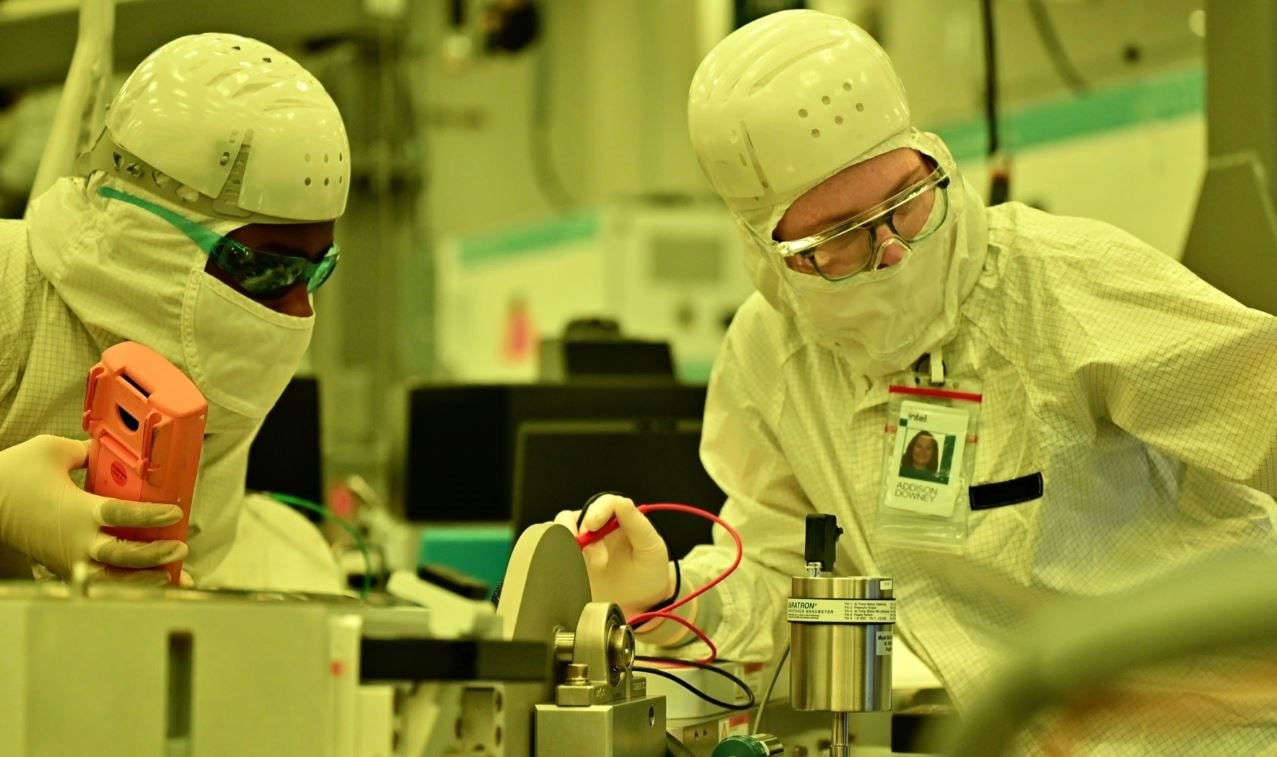 Trung Quốc âm thầm gây dựng 'Sa mạc Silicon' từ 1 vật liệu chip đắt giá- Ảnh 2. Trung Quốc âm thầm gây dựng 'Sa mạc Silicon' từ 1 vật liệu chip đắt giá- Ảnh 2.