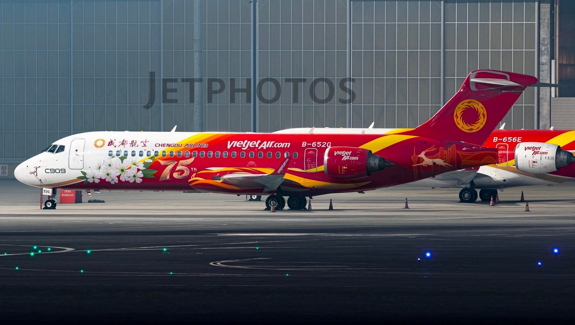 Reuters: Vietjet ngừng khai thác máy bay COMAC do Trung Quốc sản xuất- Ảnh 1. Reuters: Vietjet ngừng khai thác máy bay COMAC do Trung Quốc sản xuất- Ảnh 1.
