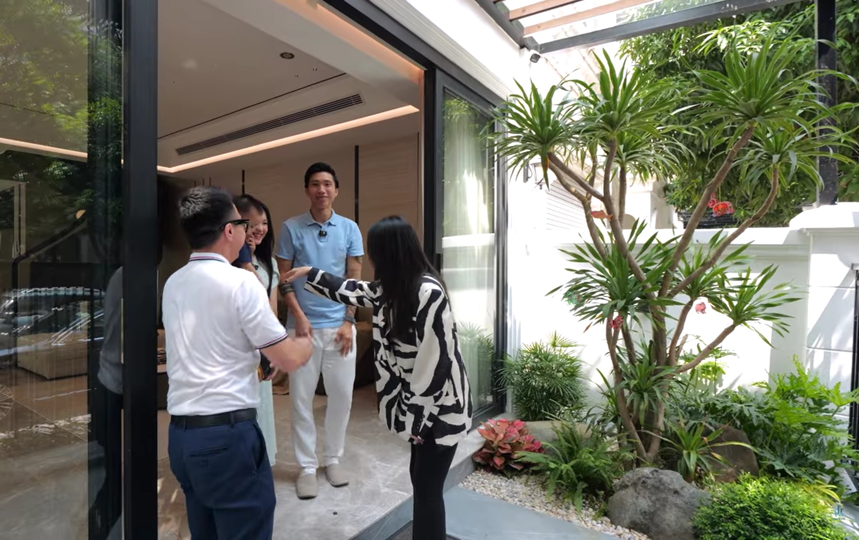 Đoàn Văn Hậu nói lý do tậu biệt thự 2 mặt tiền 142m2 vài chục tỷ ở Hà Nội- Ảnh 1. Đoàn Văn Hậu nói lý do tậu biệt thự 2 mặt tiền 142m2 vài chục tỷ ở Hà Nội- Ảnh 1.