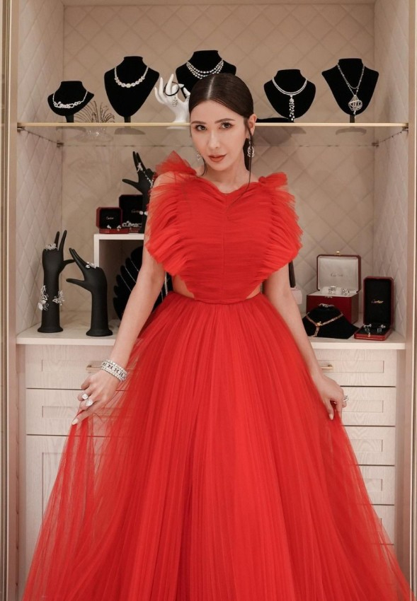 Cuộc sống thở thôi cũng thấy giàu của phú bà U60: Dinh thự 1600 tỷ, cũng trồng cây nuôi gà nhưng gà 1,5 triệu/ con, chanh 25 triệu/ cây- Ảnh 9. Cuộc sống thở thôi cũng thấy giàu của phú bà U60: Dinh thự 1600 tỷ, cũng trồng cây nuôi gà nhưng gà 1,5 triệu/ con, chanh 25 triệu/ cây- Ảnh 9.