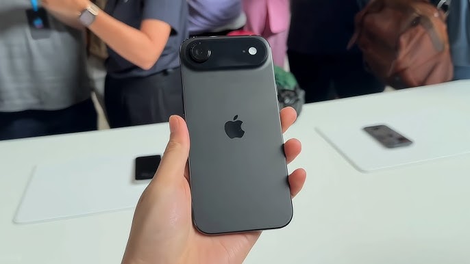 Dân tình giành giật iPhone 17 Pro Max, còn iPhone Air thì bị Dân tình giành giật iPhone 17 Pro Max, còn iPhone Air thì bị