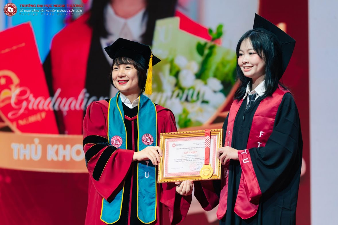 Nữ sinh 2003 tốt nghiệp ĐH "Harvard Việt Nam" với số điểm tuyệt đối: Không chỉ là “mọt sách” mà phải “học chủ động”- Ảnh 1. Nữ sinh 2003 tốt nghiệp ĐH "Harvard Việt Nam" với số điểm tuyệt đối: Không chỉ là “mọt sách” mà phải “học chủ động”- Ảnh 1.