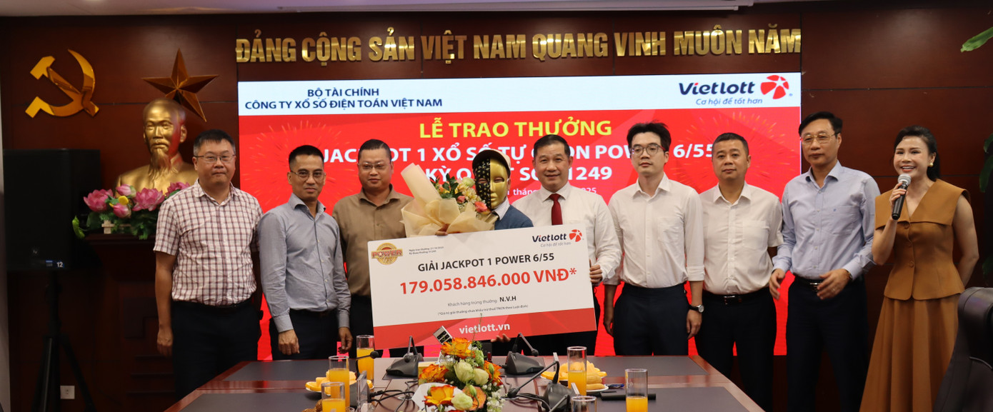 Nam giáo viên trúng Vietlott hơn 179 tỷ đồng- Ảnh 1. Nam giáo viên trúng Vietlott hơn 179 tỷ đồng- Ảnh 1.