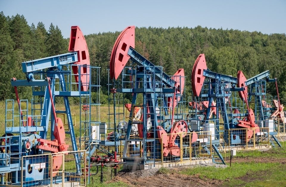 Đang nhập hơn 50 triệu thùng/tháng, khách sộp của Moscow chuẩn bị giảm mua dầu Nga, tăng mua từ Mỹ- Ảnh 1. Đang nhập hơn 50 triệu thùng/tháng, khách sộp của Moscow chuẩn bị giảm mua dầu Nga, tăng mua từ Mỹ- Ảnh 1.