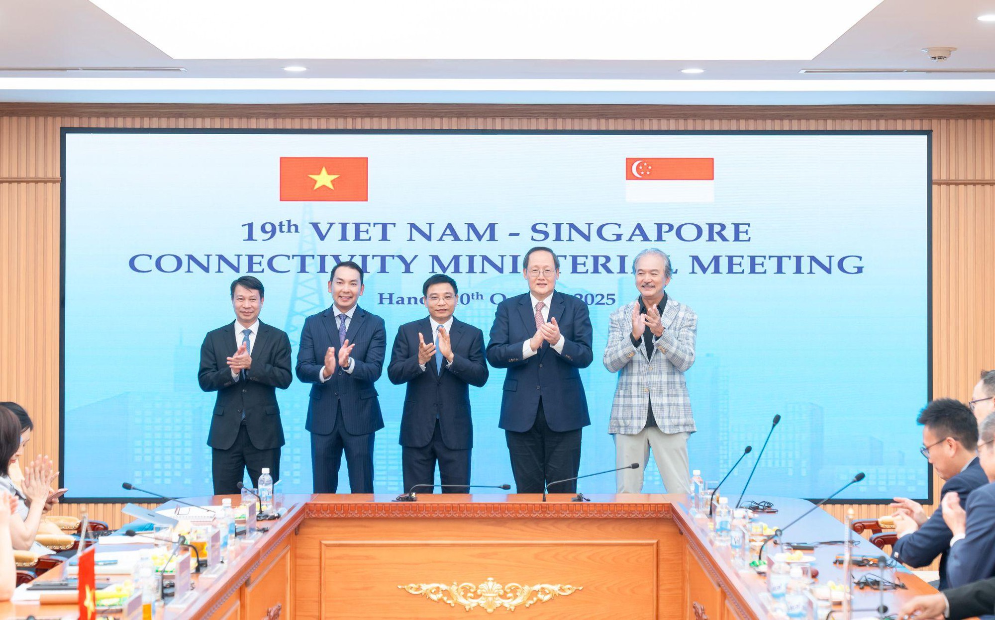 “Siêu cảng” logistics thông minh của Bầu Hiển chính thức kích hoạt kho hàng không kéo dài - Ảnh 1. “Siêu cảng” logistics thông minh của Bầu Hiển chính thức kích hoạt kho hàng không kéo dài - Ảnh 1.